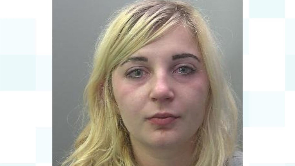 – ผญคนนี้อายุ 18 จะโดนผชข่มขืน เลยสู้เอามีดปอกผลไม้แทงผช
– ผญสู้คดีว่าป้องกันตัว (ก็กำลังจะโดนข่มขืน) แต่ศาลเมิน ตัดสินให้ติดคุกตลอดชีวิต ต่อมาลดเหลือ 17 ปี
– อายุ 12 โดนพ่อทำร้าย หนีออกจากบ้าน
– อายุ 14 โดนผชข่มขืน แต่ผชไม่ถูกลงโทษ บอกว่าเด็กยินยอมเอง

แววตาเธอบอกหมดทุกอย่างแล้ว