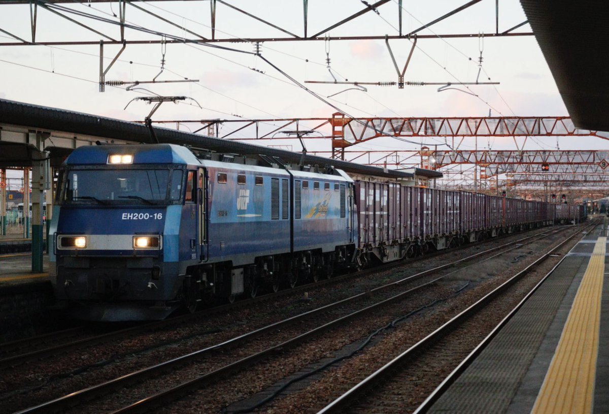 20251218 6082レ EH200-19