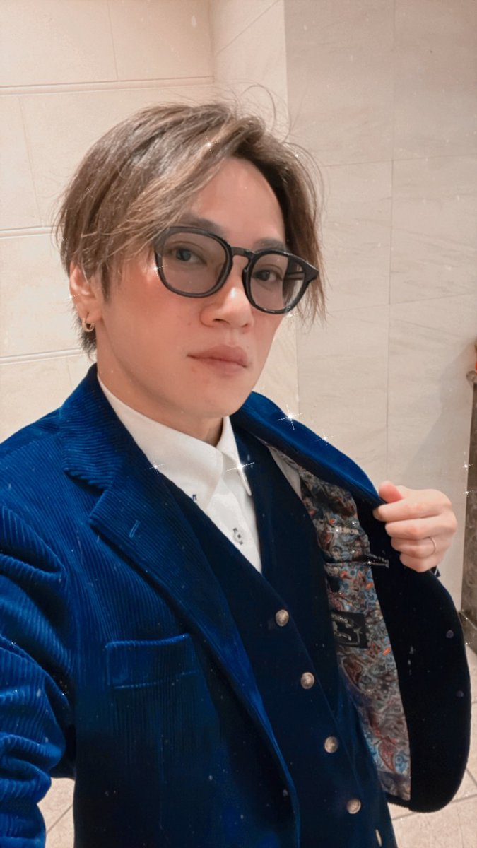 ClassGwc's tweet photo. NEW STYLE

スーツに泰平の世 https://t.co/eN8rTZSou6