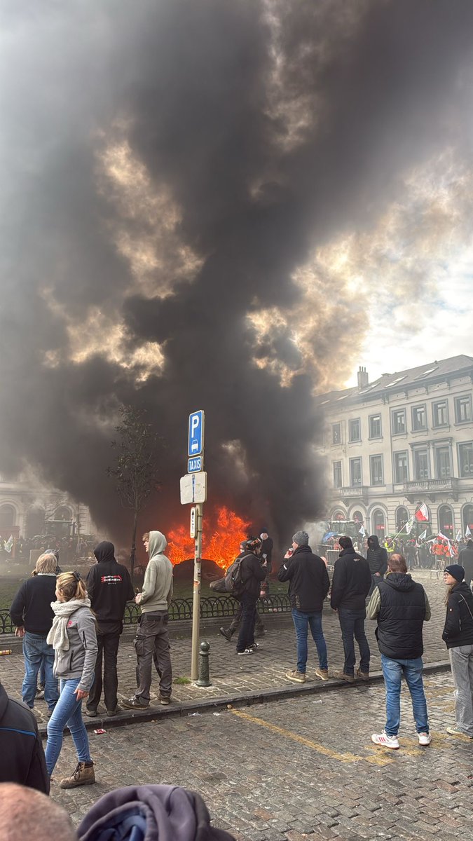 FDF_Nederland's tweet image. #Brussel #Protest #Strijders 🚜🚜