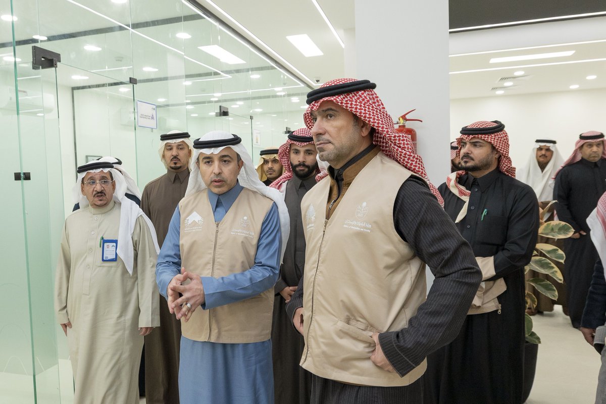 دشن معالي وزير البلديات والإسكان <a href="/majedhogail/">ماجد الحقيل</a> مركز الأعمال السعودي في #أمانة_منطقة_الحدود_الشمالية والذي يهدف إلى تسهيل رحلة المستفيدين من المستثمرين ورجال الأعمال وتسريع إجراءات الخدمات البلدية والاستثمارية في بيئة عمل موحدة تسهم في تحسين تجربة العملاء ورفع كفاءة الأعمال على