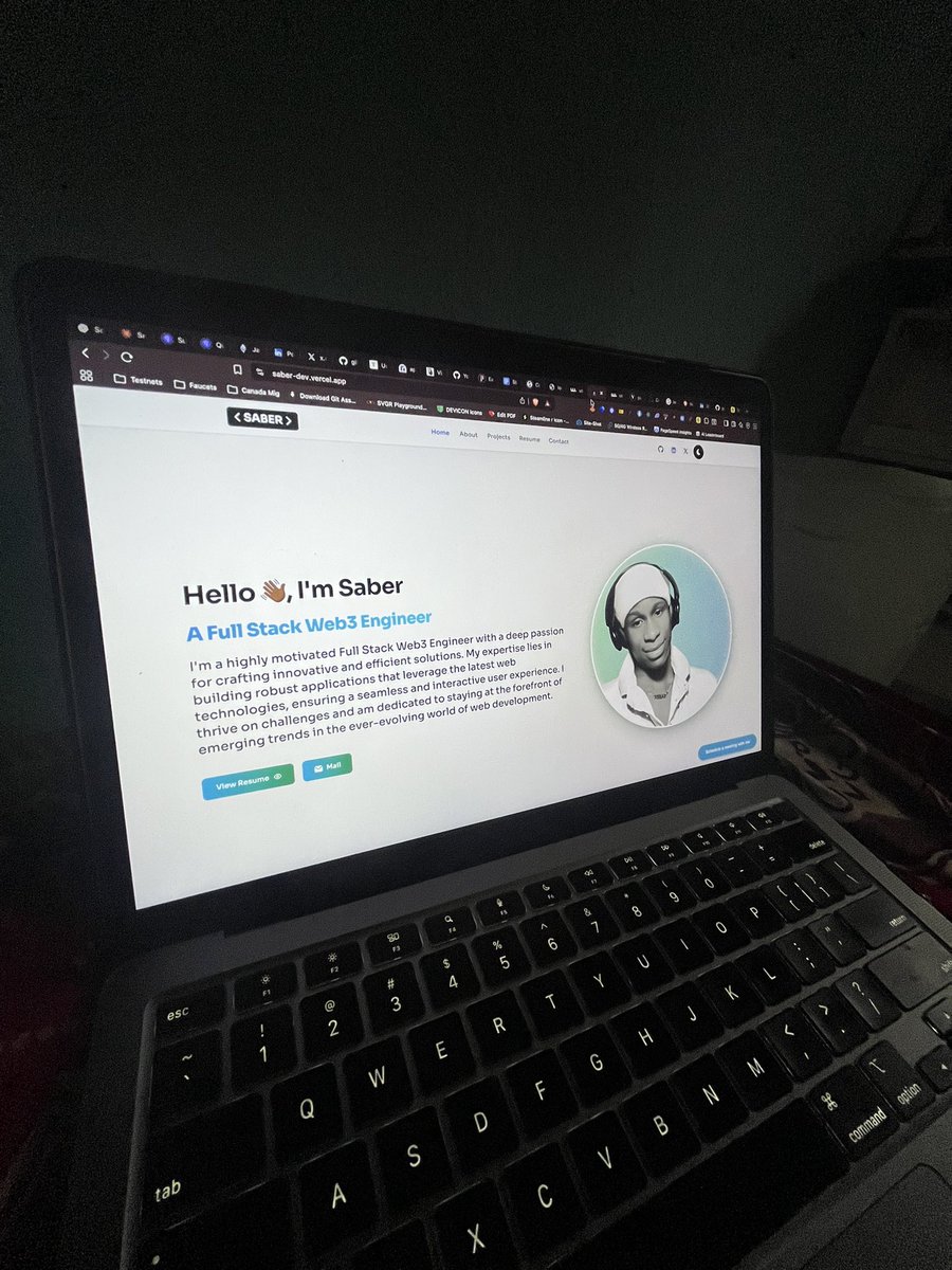 Sabercodes123's tweet image. Can we drop our portfolio’s and connect? 

here’s mine: Saber-dev.vercel.app