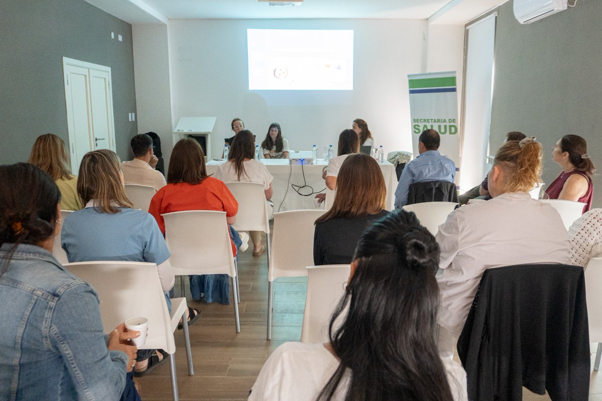 regsanix's tweet photo. 📍En #BenitoJuárez, se llevó adelante el taller: abordaje integral en salud, Qunita Bonaerense.

👉 Durante la actividad se analizaron las líneas de cuidado del programa y situaciones del trabajo cotidiano.

@SaludBAP https://t.co/ER7uvbzq2j