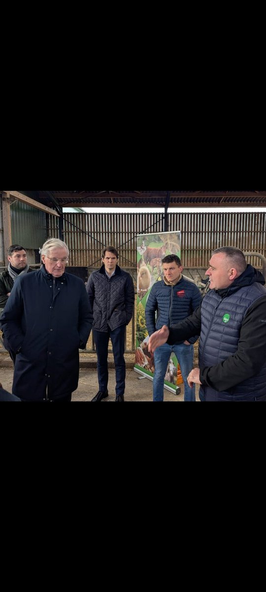 Aux côtés de <a href="/MichelBarnier/">Michel Barnier</a> et de <a href="/gchevrollier/">Guillaume Chevrollier</a>, hier dans une exploitation agricole à Saint-Hilaire- du-Maine.

Des échanges francs avec les agriculteurs et éleveurs, pour écouter leurs réalités et défendre leur travail.

Soutenir notre agriculture, c’est refuser le #MERCOSUR !