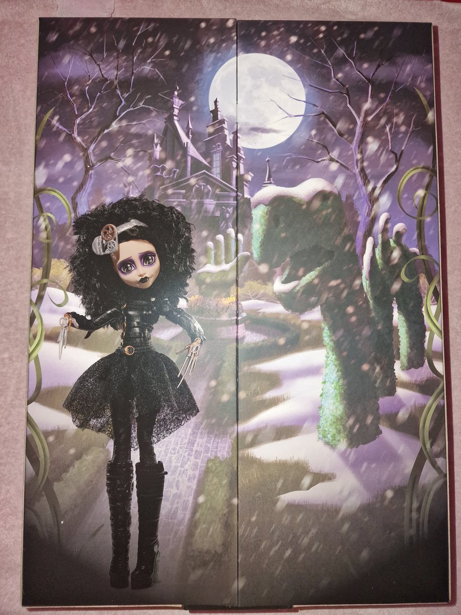 Uminoda_'s tweet photo. Otra nueva incorporación a mi colección 🖤✂️ https://t.co/q63RKptygW