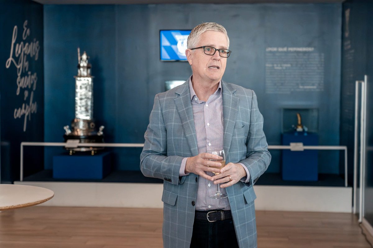 CDLeganes's tweet photo. 🥂 Este miércoles tuvo lugar en el @ontimebutarque la tradicional copa de Navidad con los medios de comunicación que cubren nuestra actualidad, con la presencia de nuestro presidente Jeff Luhnow. https://t.co/G2MBuPjfa9