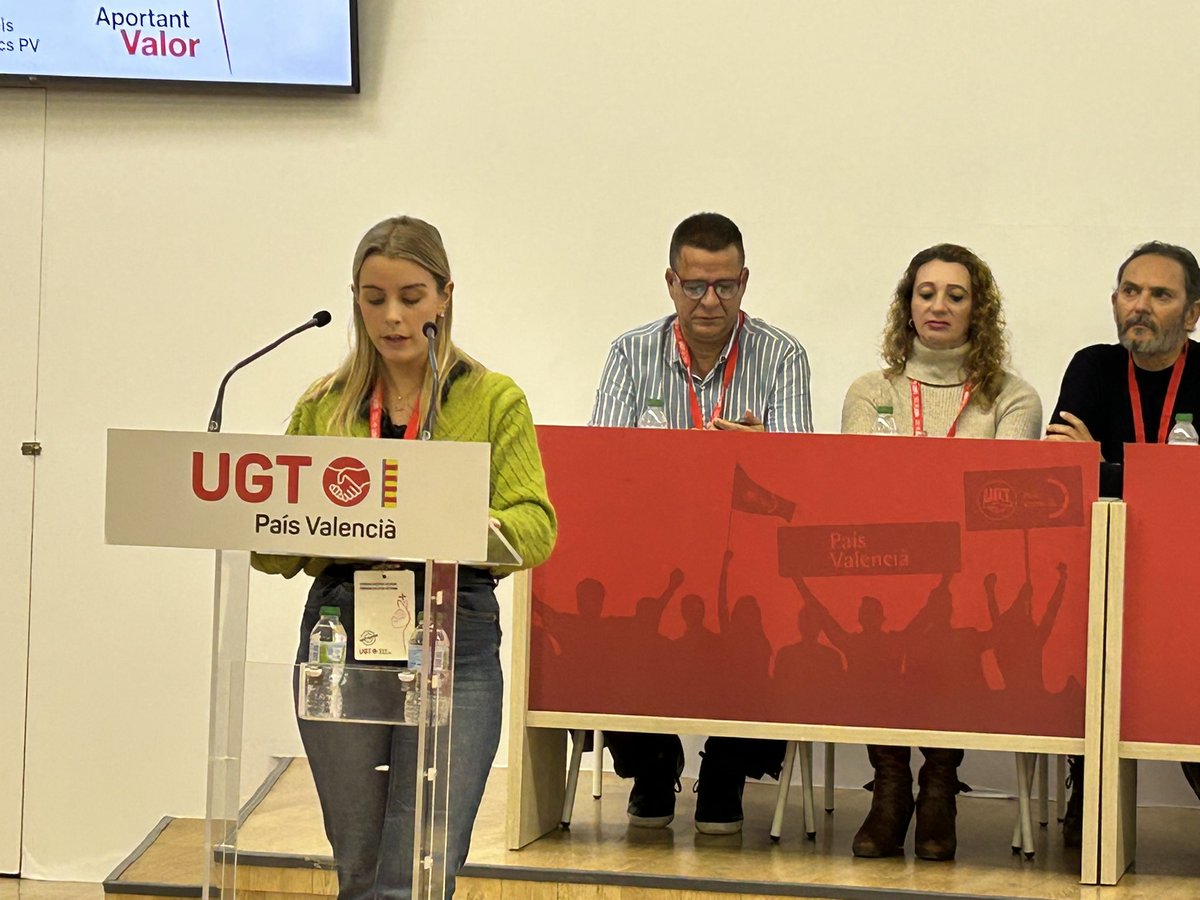 La secretària de Dona <a href="/laurabaroli96/">Laura Barrios Oliver</a> presenta las integrantes de la Comissió Nacional d’Igualtat:

🗣️”No serà una comissió de brilli-brilli sinó per a treballar per a la Igualtat real dins i fora del sindicat”