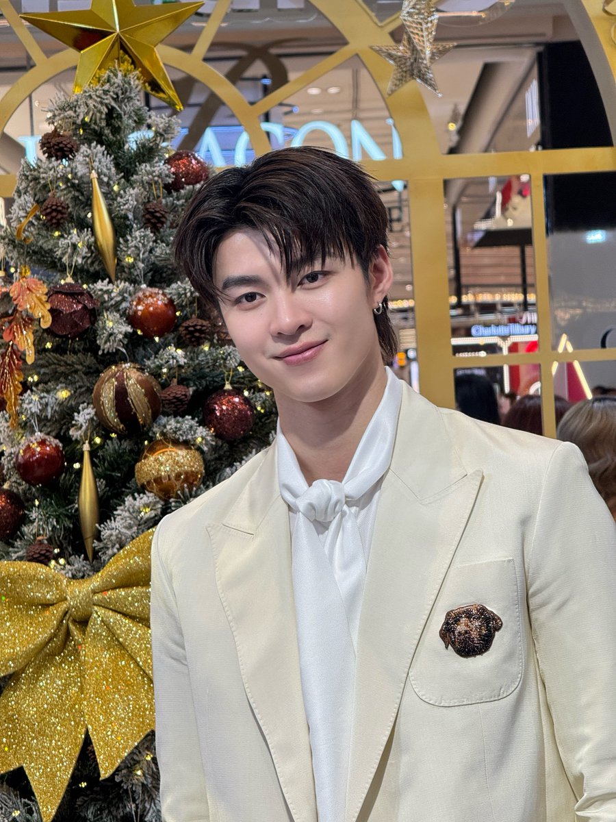 MchoiceTH's tweet image. ขอขอบคุณทาง @SHISEIDO_TH ที่ให้เกียรติเชิญ ‘มีน’ มาร่วมงาน ‘Shiseido group Holiday Express’ ในวันนี้มาก ๆ เลยนะคะ 🤍

และขอขอบคุณทุกคนที่ส่งความรักมาให้กันในวันนี้ด้วยนะค้าบ 🫶🏻✨

#ShiseidoXmeen
#ShiseidoGroupHolidayExpress #ShiseidoGroupTH 
#Meennicha8
#Formoon
#MchoiceArtist