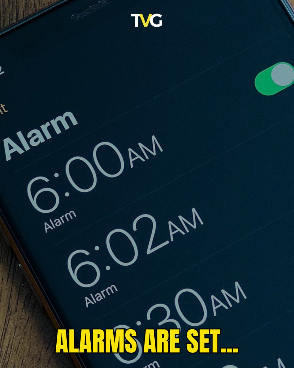 That first alarm after Christmas hits different...😭