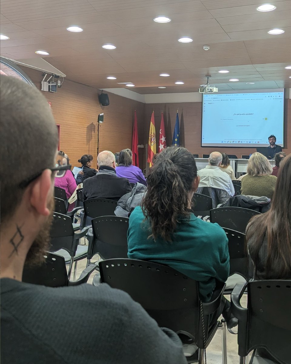Después de la ponencia de hoy, hay una cosa muy clara: seguir buscando empleo “como siempre” ya no es una opción.

Aquí van algunas fotos de un evento lleno de preguntas, ideas y ganas de avanzar.

Gracias por formar parte 💙

¡Volvemos en enero con más ponencias!