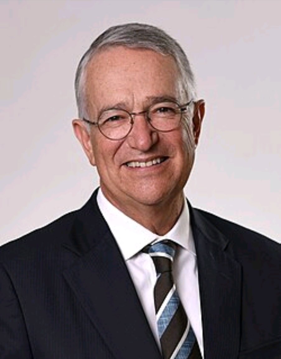 ¡ Sopas !

A la científica con "A" le van a dar cólicos cuando lea esto.

¿Adivinen a quién invitó Donald Trump a su fiesta navideña?

👇

El invitado mexicano a la fiesta navideña de Trump.

"Nos cuentan que hoy el presidente de Estados Unidos, Donald Trump, ofrecerá una