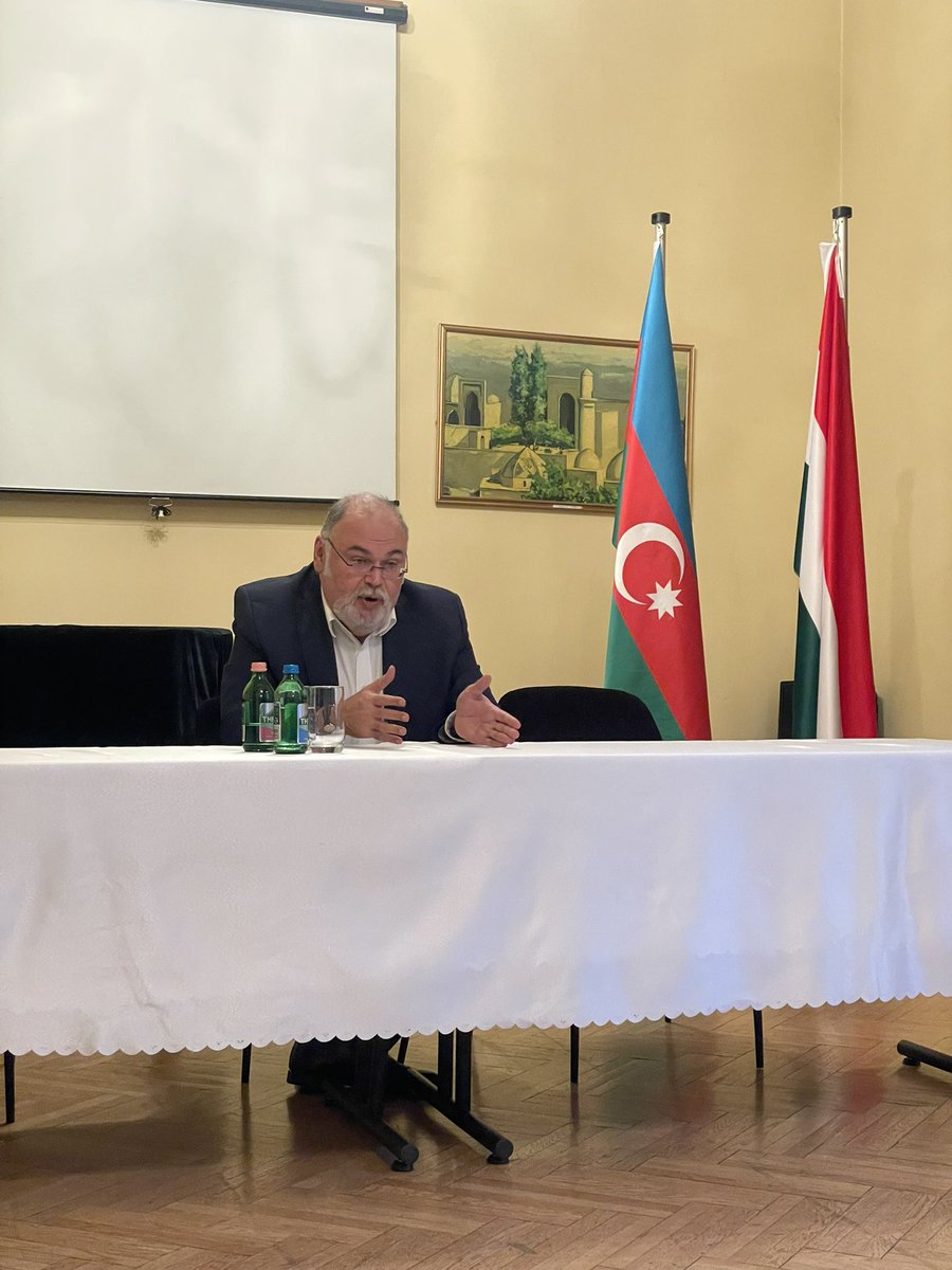 TaghizadehTahir's tweet image. Pleased to host members of the International Diplomatic Student Association (IDSA) at the Embassy to exchange views on Azerbaijan–Hungary relations and key regional dynamics in Eurasia.