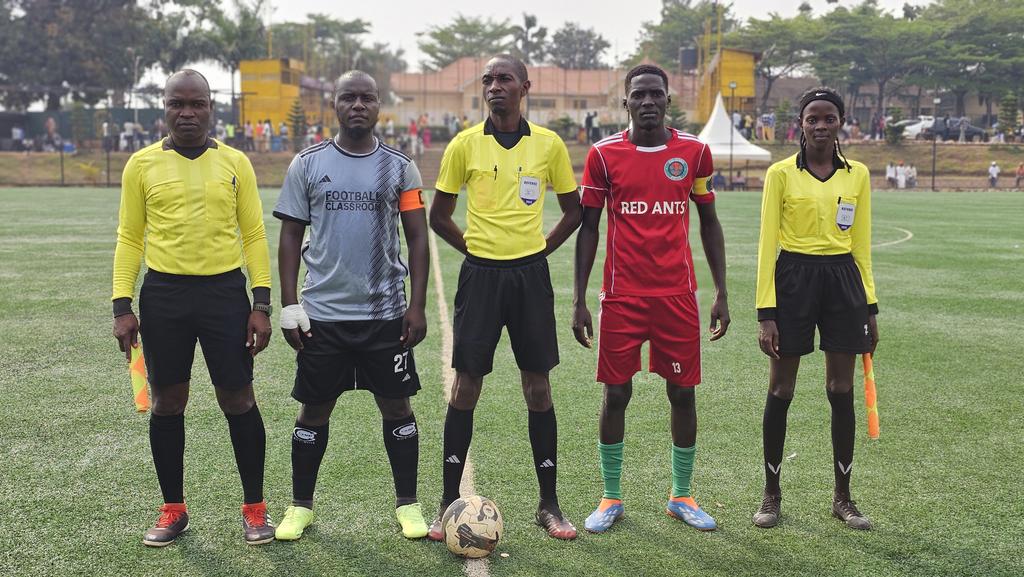 Footballclass20's tweet image. KICK OFF: We are underway here at Yes Center 

Football Classroom 0-0 Red Ants 

#FCRRAT | #FootballClassroom