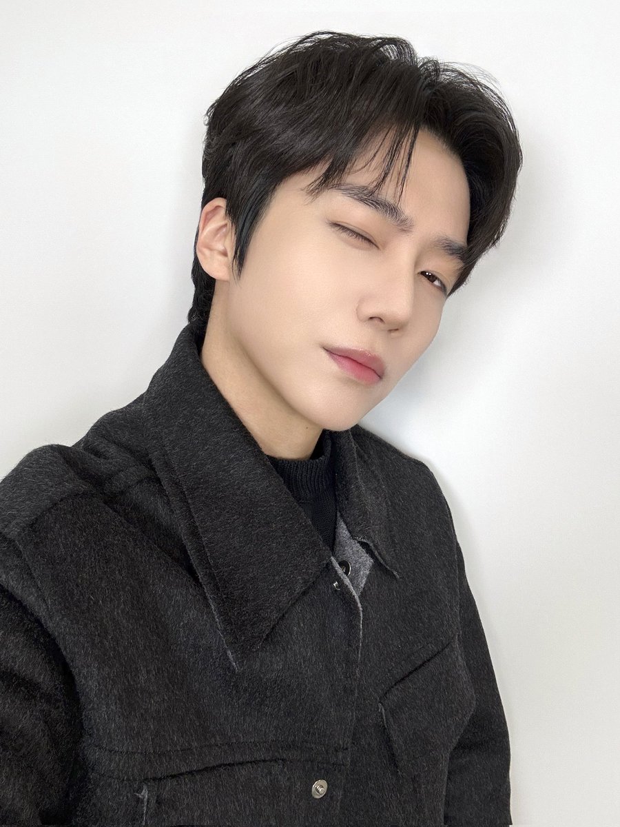 251218
메가박스 시네 텍스트 힙 #북콘서트

<a href="/jinhojo_x/">조진호</a>
#천개의파랑 #콜리 #진호콜리 
#진호 #JinHo
#S27M #에스이십칠엠