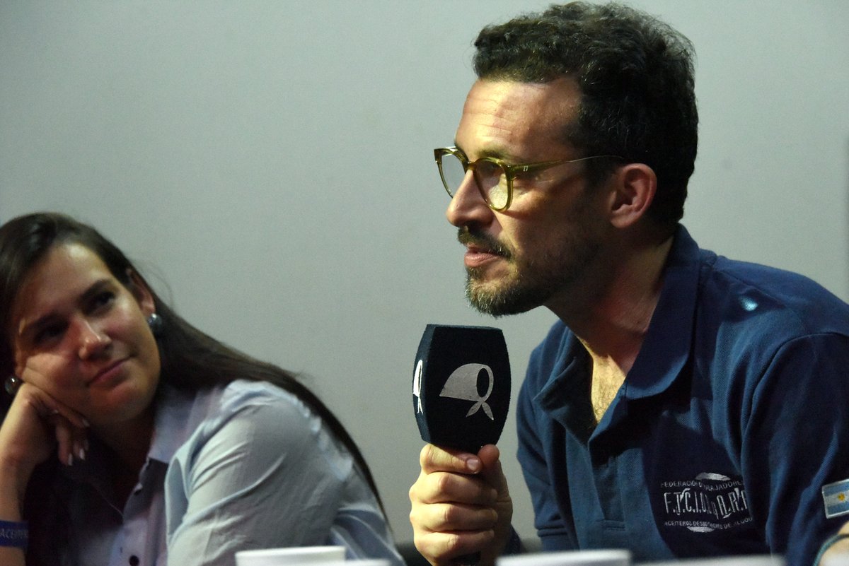 Presentación de “Aceiteros: una lucha por el salario, la democracia obrera y la conciencia de clase” en el auditorio Juana Azurduy de la Casa de las Madres de Plaza de Mayo.

Más fotos: facebook.com/share/p/17c7mC…