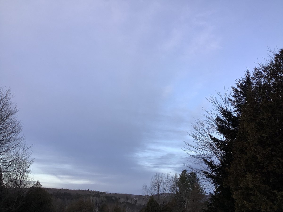 Bon jeudi ! -7 ressenti -12 !
Tout est calme dehors ! 😍
Dans une semaine, c’est Noël ! 🥁☃️