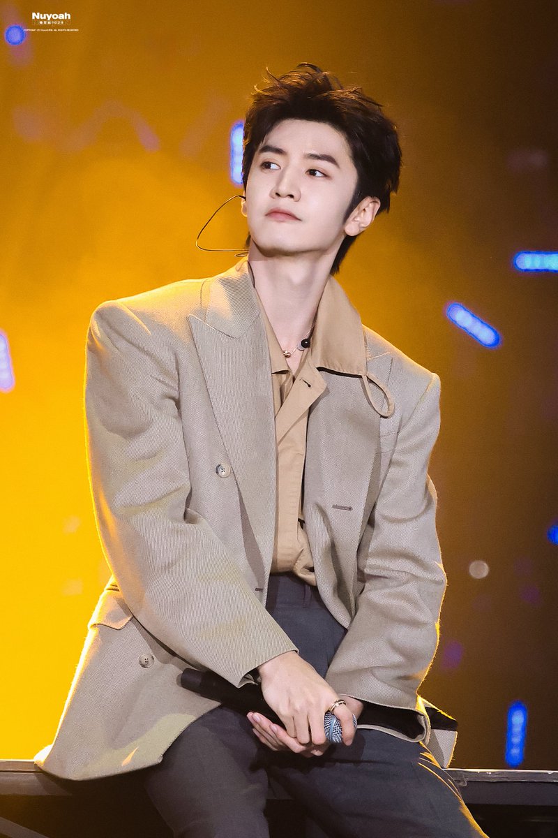 ChenZheyuanTH's tweet photo. คุณเฉินบนเวทีวันนี้ 🎤🥺
ดีมากเลย ได้รับเสียงเชียร์ล้นหลาม ❤️

#เฉินเจ๋อหย่วน #ChenZheyuan #陈哲远 https://t.co/fPtmmHzonr