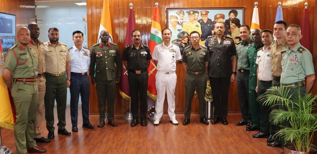 HQ_IDS_India's tweet image. Vice Admiral Ajay Kochhar, C-in-C, Andaman &amp;amp; Nicobar Command @AN_Command, addressed #TriServices officers of #HDMC21 at the #CDM, outlining the Command’s evolution, strategic significance and vision for enhanced operational effectiveness.

The interaction deepened understanding…