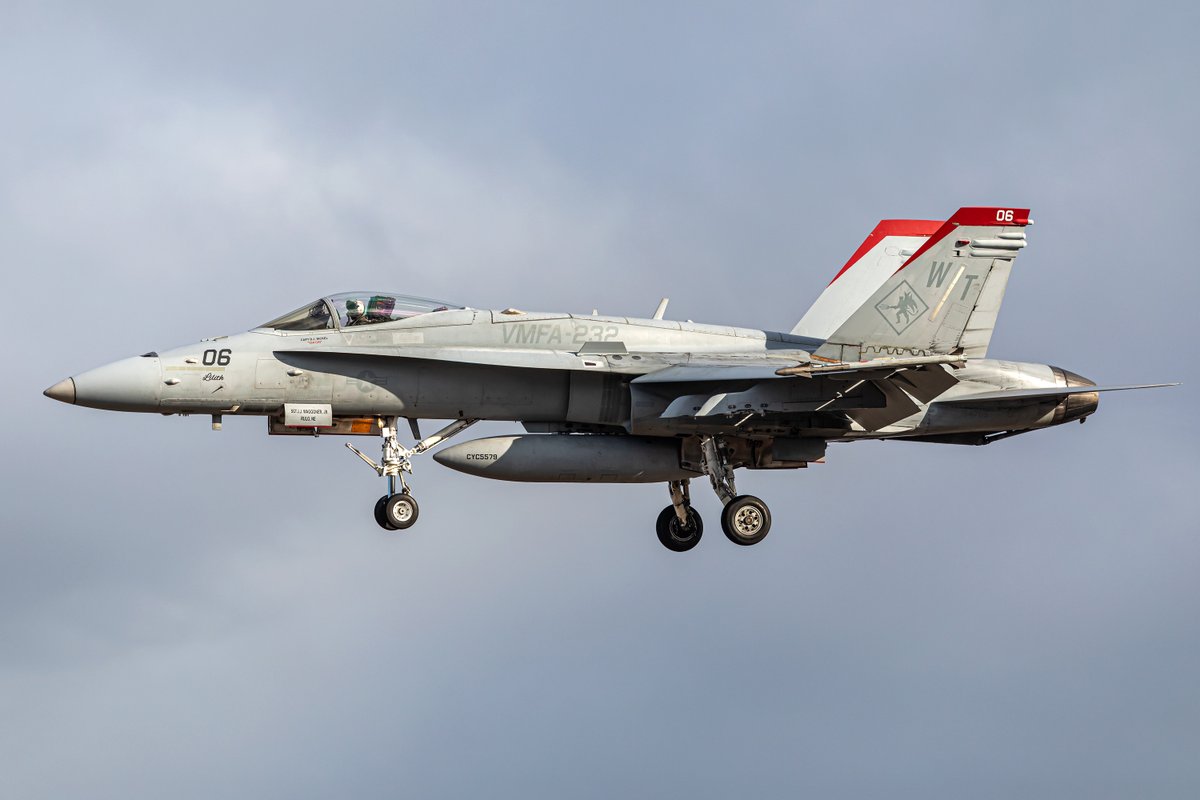 AKM_7D's tweet image. 2025.12.18 厚木基地
VMFA-232 "Red Devils" WT24,WT06

最後はもう少し光が欲しかった😢

#厚木基地