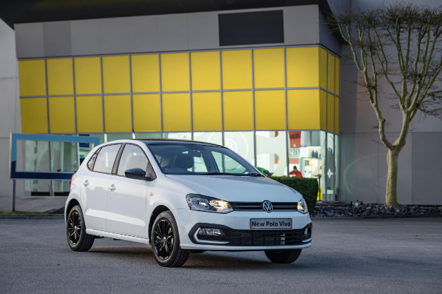 AutoTraderSA's tweet photo. It may be one of SA's most popular passenger cars, but does that mean it's the car for you? We have a look at the Vivo's pros and cons. Do you have a happy (or sad) #PoloVivo story to share with us in the comments?
https://t.co/ONF57Bgh3P https://t.co/9uMFv0cR7o