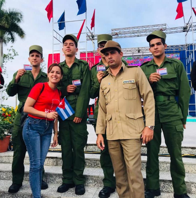 #CheVive sobre los jóvenes: "La arcilla fundamental de nuestra obra es la juventud, en ella depositamos nuestra esperanza y la preparamos para tomar de nuestras manos la bandera".
#UJCdeCuba
