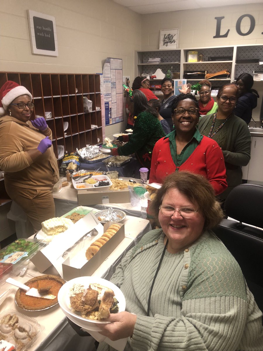 Strong school climate begins with ensuring all staff are seen, heard and valued. Our holiday activities calendar and winter staff giveaway was a success, while teachers remain laser focused on disaggregating mid year data and planning targeted student instruction. They ❤️🦁LOES.