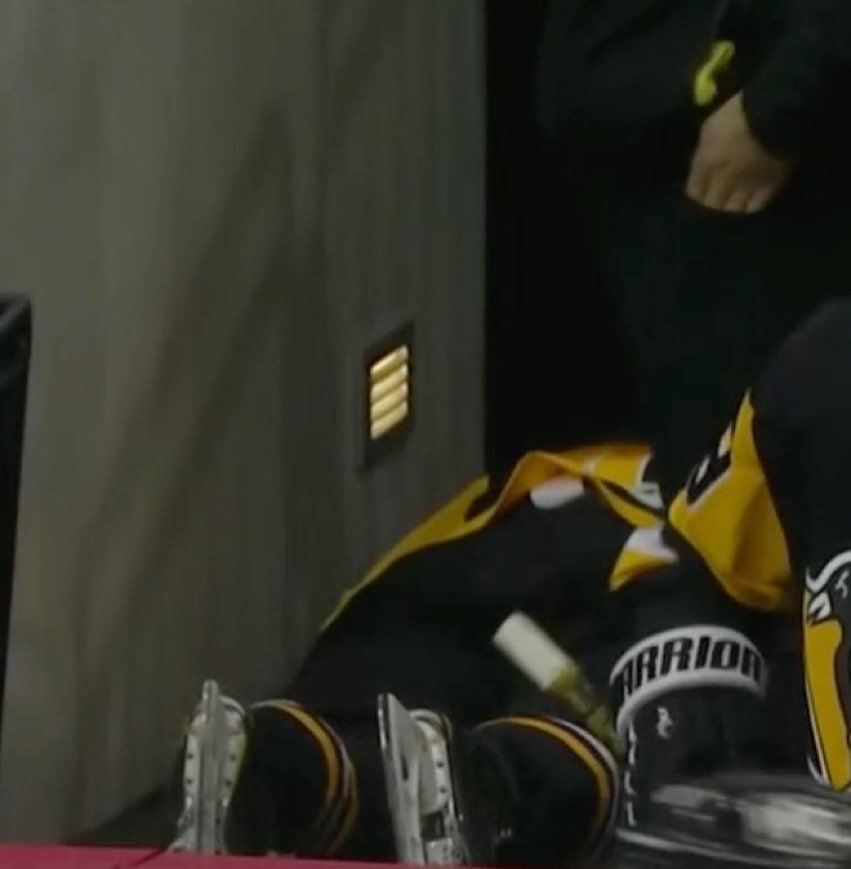 the Pittsburgh Penguins unfortunately play a hockey game tonight