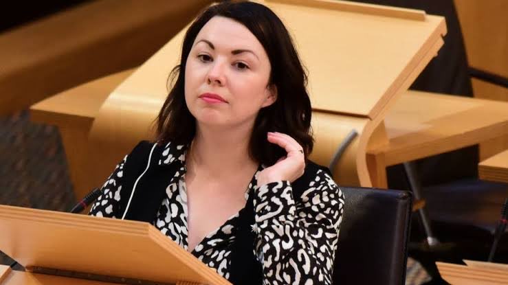 Today at FMQs, Monica Lennon took the now disgraced, and invisible, Pam Duncan-Glancy’s seat behind Sleekit Sarwar.
Glasgow Pam, slinking away to the back benches  over her ‘friendship’ with a sex offender, is not good enough, we must
have a full investigation into this !