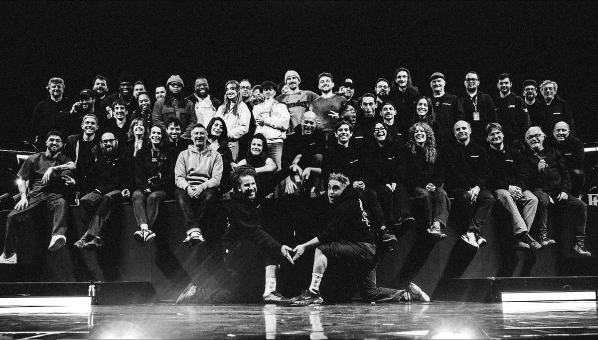 laurie_infinity's tweet image. merci à chaque techniciens, chaque musiciens, chaque intervenants qui ont fait de cette tournée une réussite et des souvenirs gravés à jamais 🤍✨