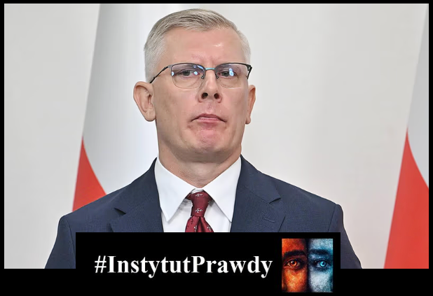 Jak Sławomir Cenckiewicz sfałszował własny raport.

W grudniu 2025 roku Biuro Bezpieczeństwa Narodowego (BBN), kierowane przez Sławomira Cenckiewicza, opublikowało dokument przedstawiany jako „przywrócony do obiegu publicznego” raport Państwowej Komisji ds. badania wpływów