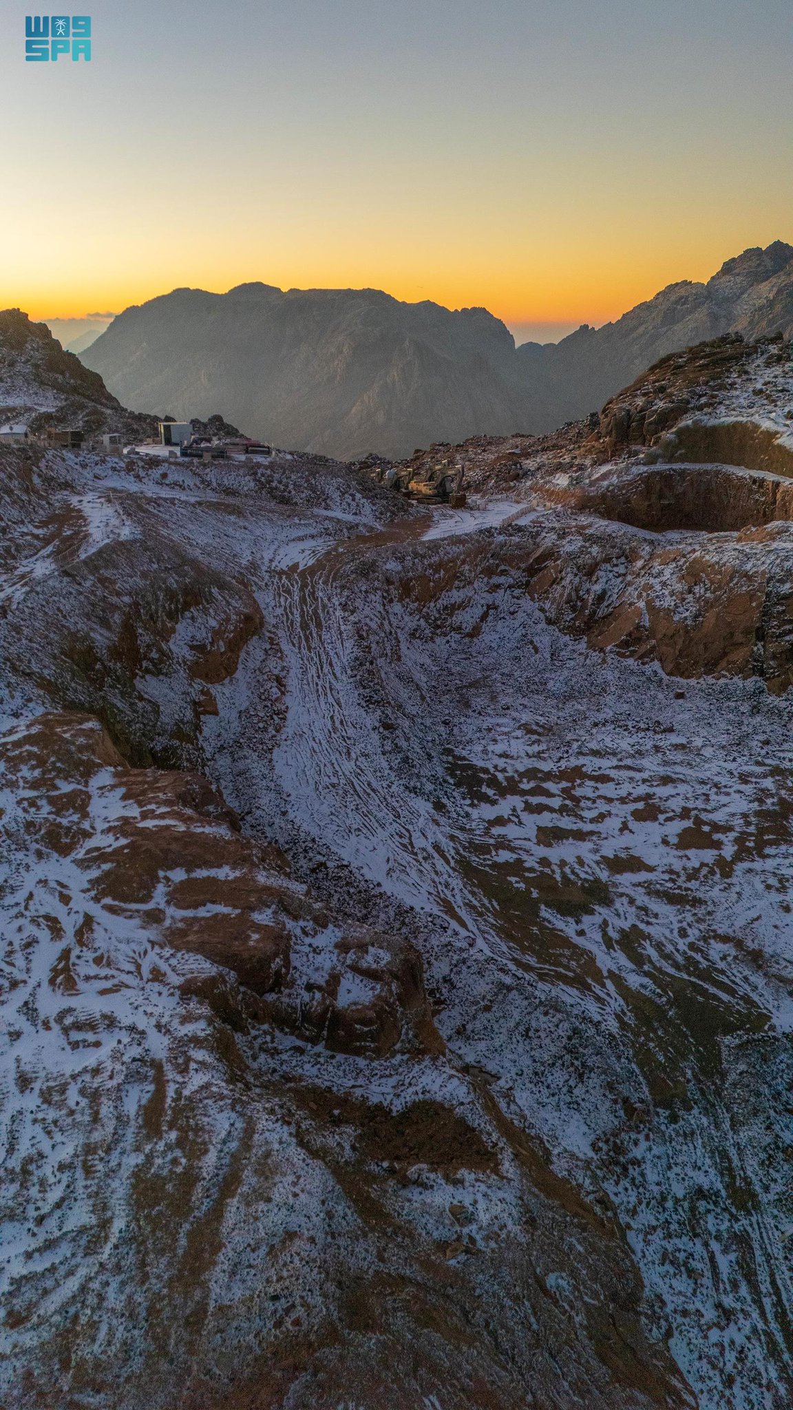 صور .. لوحة شتوية ترسمها الثلوج على مرتفعات تروجينا. 