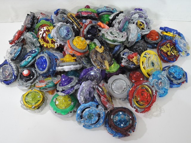 大量ベイブレード 入荷！！ ベイブレードまとめてお買取りさせて
