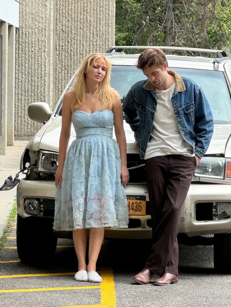 lawrencedaily's tweet image. Jennifer Lawrence and Robert Pattinson behind the scenes of ‘DIE MY LOVE’ via keepalbertarolling on Instagram.