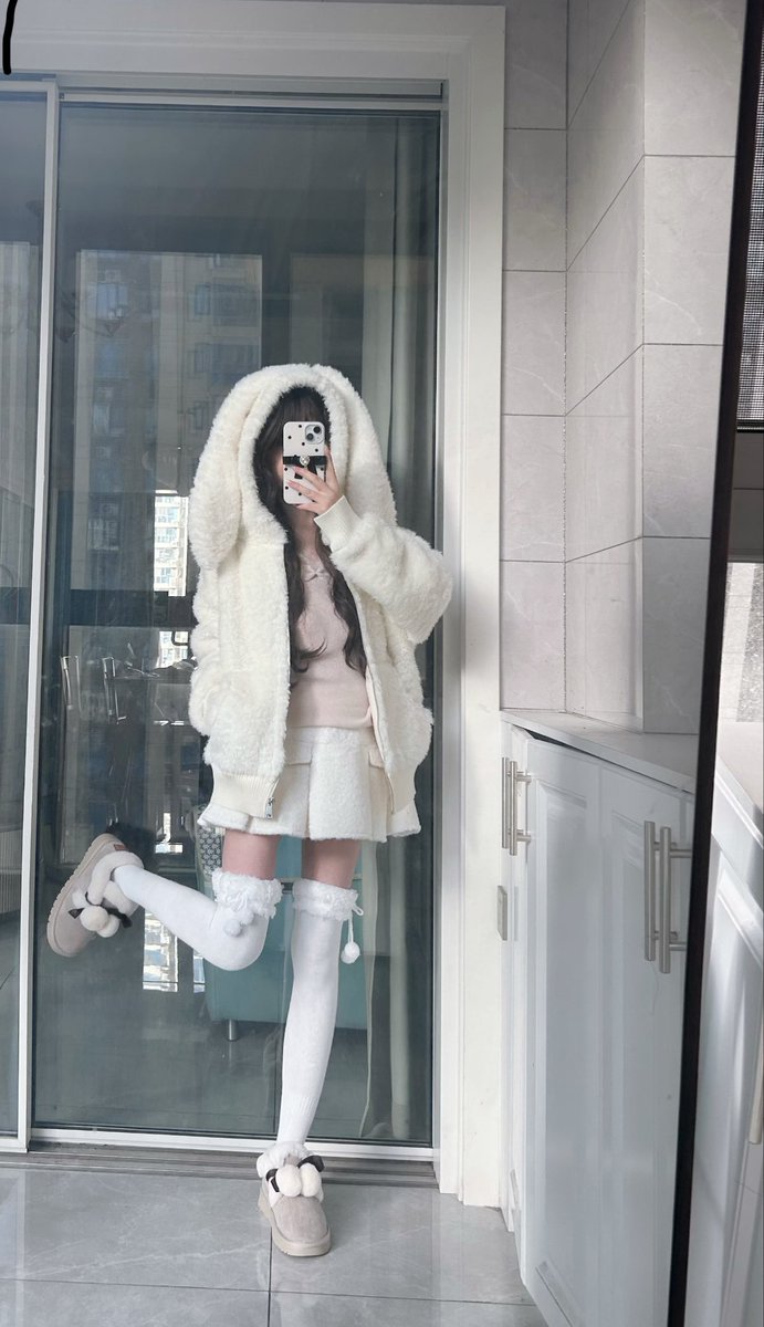 晚上我穿这套衣服去见推友，你说他会不会不让我走  #南宁