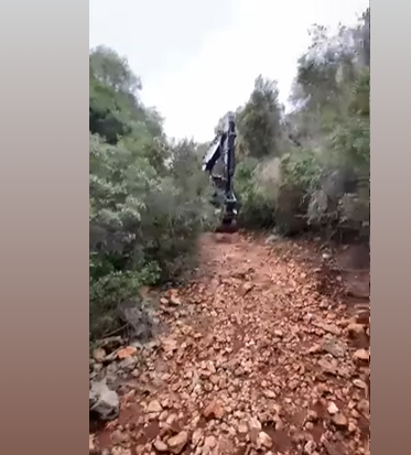 YusufYavuz3's tweet photo. Kaş'ta karayolu bulunmayan koruma altındaki Limanağzı koyunda eski Bakan Erkan Mumcu'nun şirketine yol izni verildi. Yıllardır imar rantının hedefinde olan bölgede eko-turizm amaçlı yatırım planlandığı öne sürülüyor. Tepki çeken yol iznine karşı hafta sonu eylem çağrısı yapıldı⬇️ https://t.co/XEJuSj6yvn