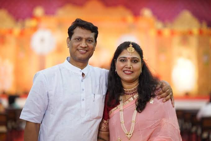 मुझे ऋतु बनावत से अपार सहानुभूति है क्योंकि ऋतु बनावत से हमको समझना चाहिए कि प्रेम में आपका चयन कैसा हो और कितनी समझदारी से हो।

2013 में BBC ने ऋतु बनावत पर एक स्टोरी की थी जिसकी टैग लाइन थी - "प्रेम विवाह ने खोली चुनाव की खिड़कियां" BBC ने ऋतु बनावत के बहाने समाज की जातीय