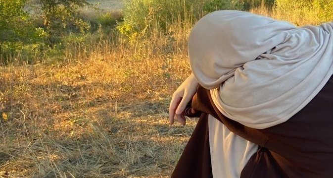 b_ziiii's tweet photo. The sadness that brings you closer to Allah, is always better than the happiness that takes you away from him. https://t.co/7aye40xxAg