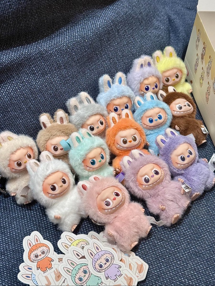 もうすぐクリスマス🎄
LABUBU (ラブブ)
抽選でプレゼントです🥰

写真の子達が余ってます💦
まだ持ってない人優先にします💦

最近は結構店舗で売られてますね💕

👇参加希望の方👇
フォロー
リポスト
いいね
好きな色をコメント

上記で完了です✅

12月22日に締め切ります✨