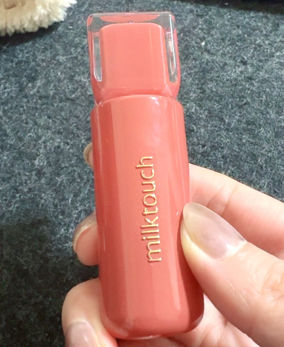 Kinako_v_'s tweet photo. milktouch良すぎる！
化粧でモチベ上げてかにゃ仕事やってられん😡🤬😡 https://t.co/3GtZK0JFWa