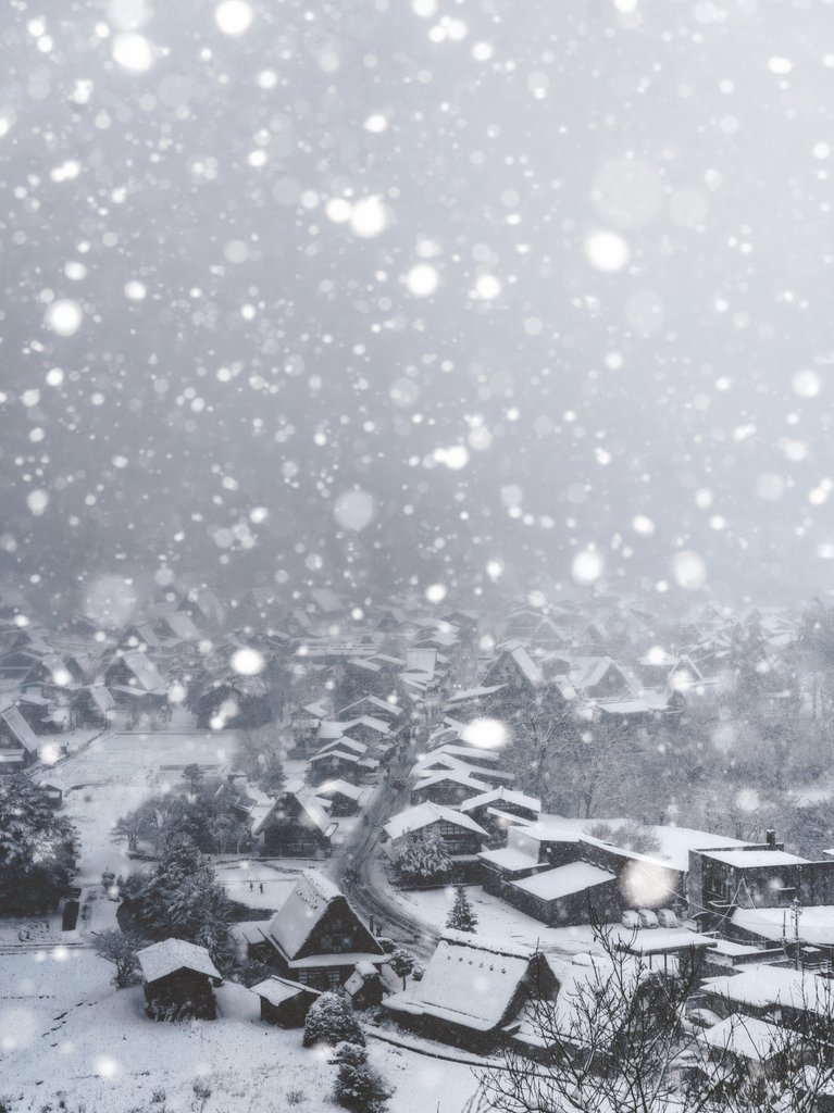 haruhara_kun's tweet photo. 雪の白川郷、これ日本むかしばなしでみたやつだ https://t.co/zcgVcTskOv