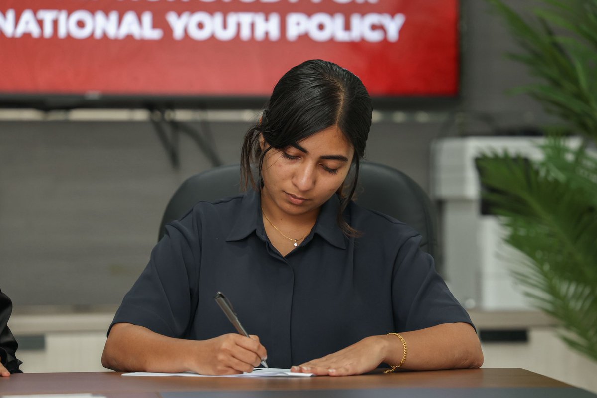 pyab_gov_mv's tweet photo. Today, we signed an agreement with the Youth Policy Advisory Group to launch a nationwide youth participation survey, a key step in shaping our future National Youth Policy. https://t.co/KAPk094OJA