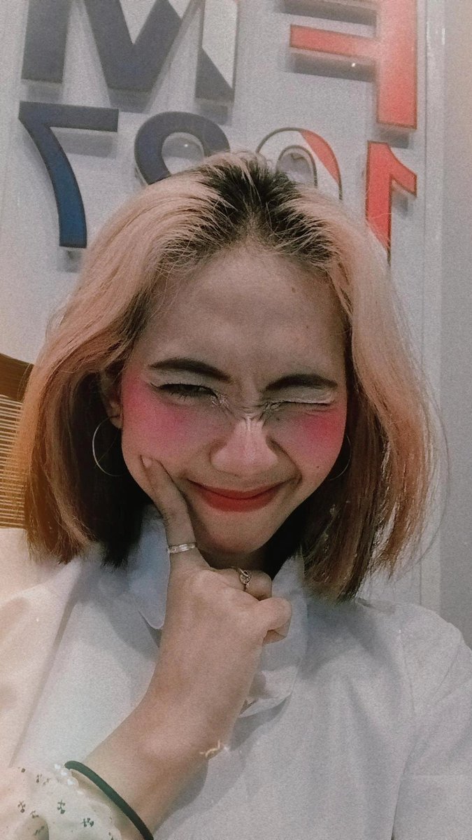 Annyeong Chingu♥️
Gak kerasa udah hari Kamis aja nih. Eits tenang, soalnya masih ada #NiarYuniar di #KOSEK #KOREASEKALI sampai jam 7 malam nanti kok. Kajja request K-Pop norae, biar makin hwaiting menghadapi sisa hari Kamis ini. Stay tuned mtbfm.co.id , NIARHAE!🤟🏻