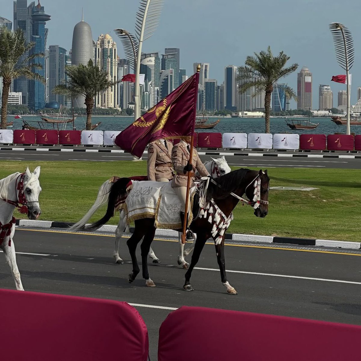 _i974Q_'s tweet image. 𝟣𝟪.𝗗𝗲𝗰𝗲𝗺𝗯𝗲𝗿 🇶🇦
"رَبِّ اجْعَلْ هَذَا الْبَلَدَ آمِنًا"

 #اليوم_الوطني_القطري