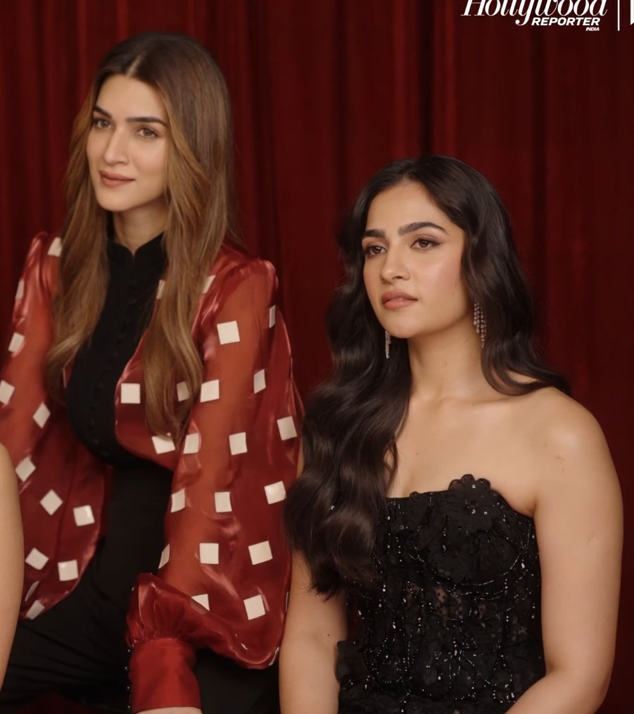 Two favorite beauties
#KritiSanon #RukminiVasanth ❤️🥵