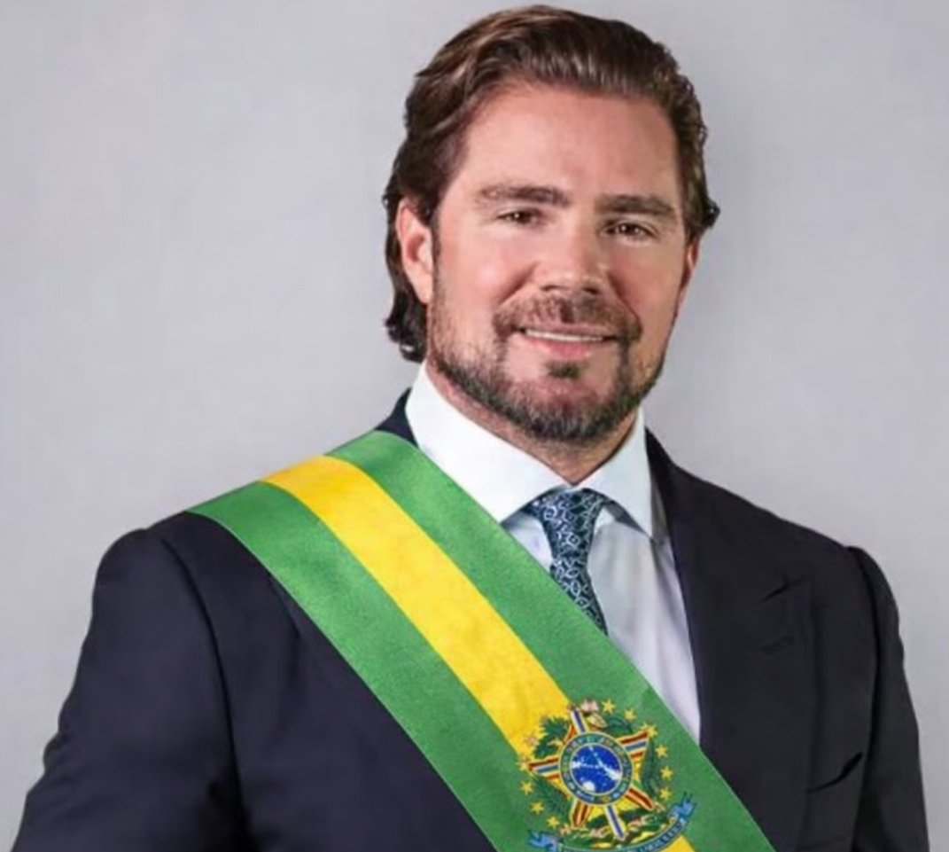 Tem 1 nome que RESOLVERIA tudo na vida do Flávio. Um vice que pode chocar a todos:

DANIEL VORCARO.

Com o dono do Banco Master de vice, Flávio terá apoio incondicional do Centrão, da Farinha Lima e dificilmente terá problemas com a justiça.

Tentem refutar.