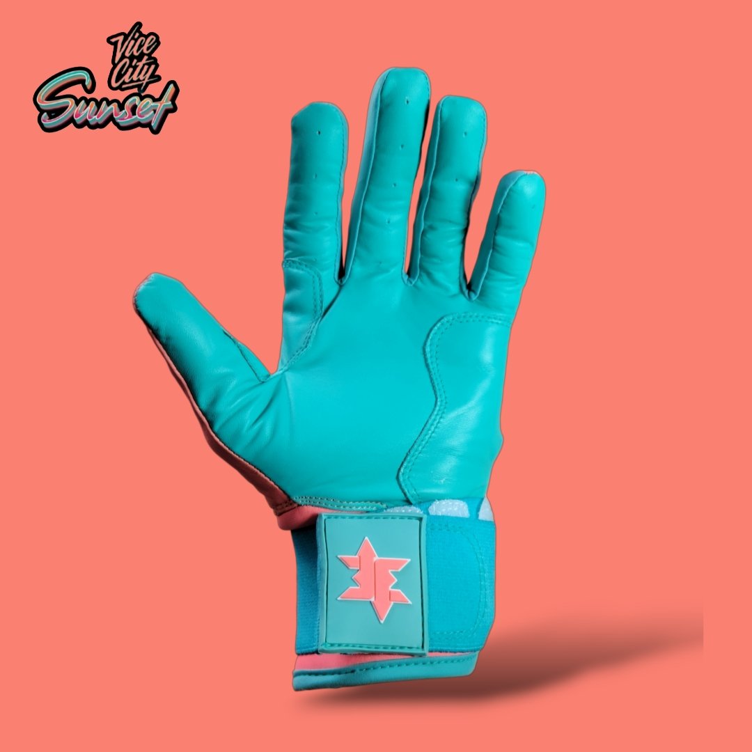 3Up3DownSports's tweet photo. 🌴🔥 VICE CITY SUNSET COLORWAY - NOW LIVE! 

SHIPS WITHIN 24HRS

LEATHER COLORS:
- Salmon Surge
- Teal Fusion

Comes with a high quailty zipper bag to keep your gear safe and looking fresh! 

-
-
-
#baseball #softball #vicecity #retro https://t.co/QQqEzRsLB2