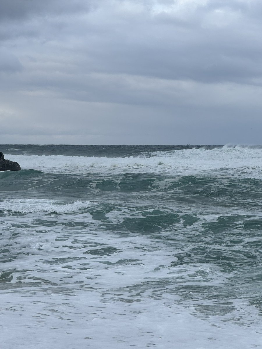 eiduj's tweet image. 🌊🌊🌊