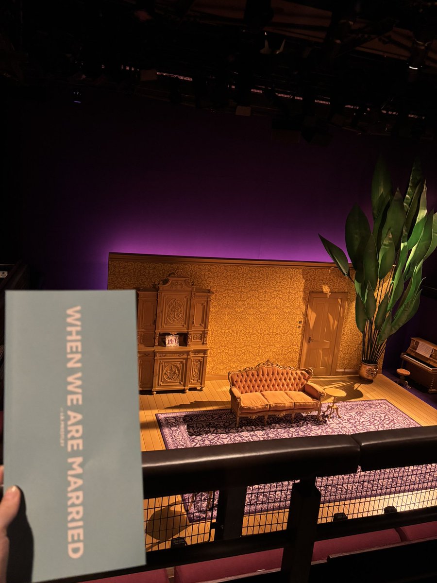 Notes From Row H 🎭 tweet media