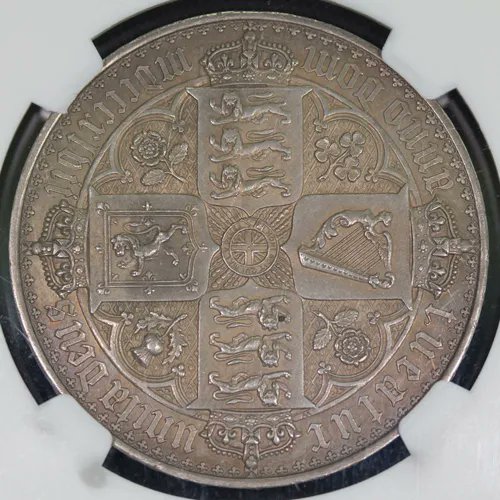 イギリス ヴィクトリア女王 ゴシッククラウン 