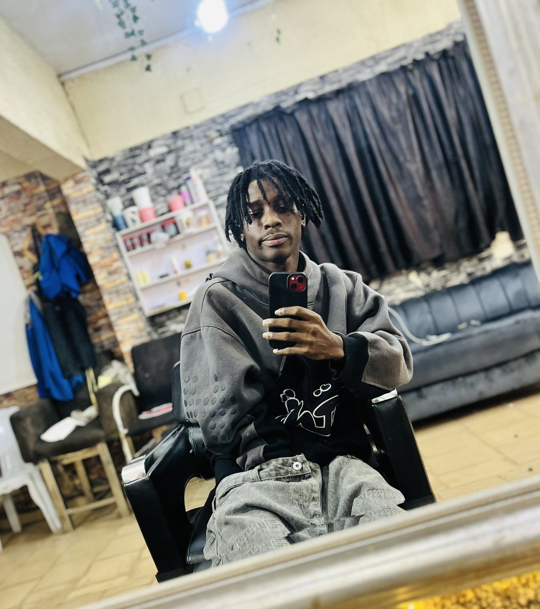 smartmoni319's tweet photo. I pray everything get better again on me. 🙏🙏 https://t.co/en2naKiQhd
